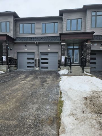 For Lease - 2059 Horace Duncan Crescent, Oshawa, Ontario - Photo 2