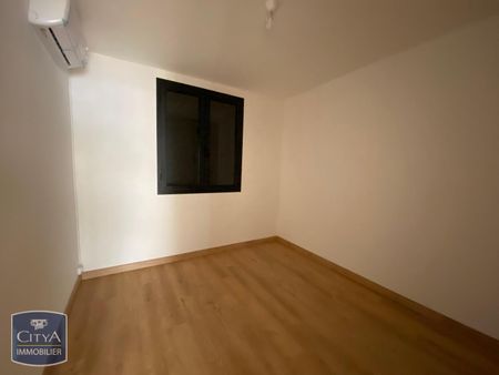 Location Appartement 4 pièces 105m² ST DENIS 97400 - Photo 4