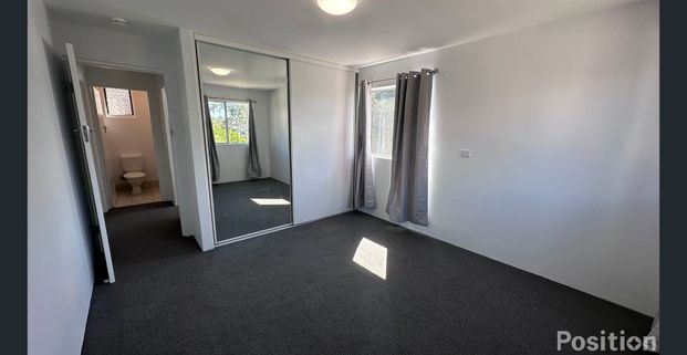 Neat & Comfortable Ground-Floor Unit in the Heart of Paddington With Aircon! - Photo 1