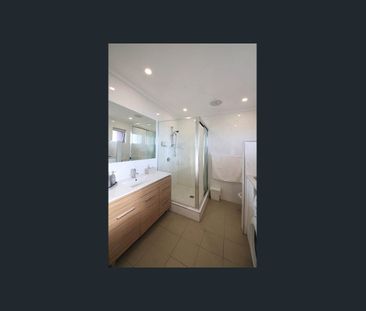 Unique Japanese-Inspired Living in a Peaceful Ashwood Setting - Photo 4