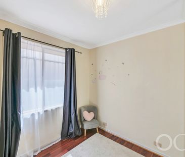 Open the Door to Relaxed Suburban Living - Photo 6