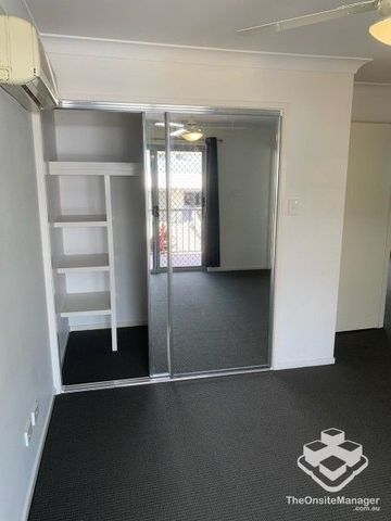 Modern Townhouse 3 Bed 2.5 Bath - Photo 3