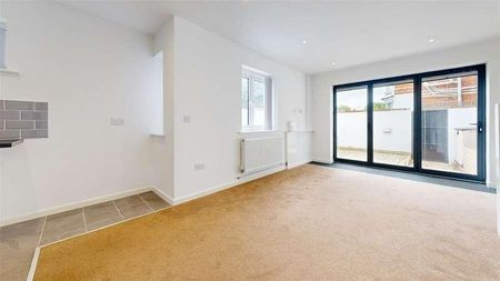 Park Lane, Weymouth, DT4 - Photo 2