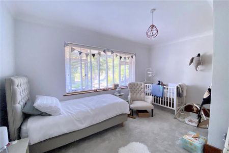 4 bedroom detached house to rent - Photo 5