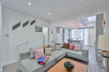 5 bedroom terraced house to rent - Photo 3