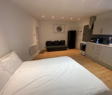 Studio Flat, Eastern Avenue, IG2 - Photo 1