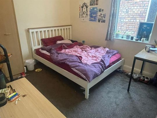 7 bedroom private hall to rent - Photo 1