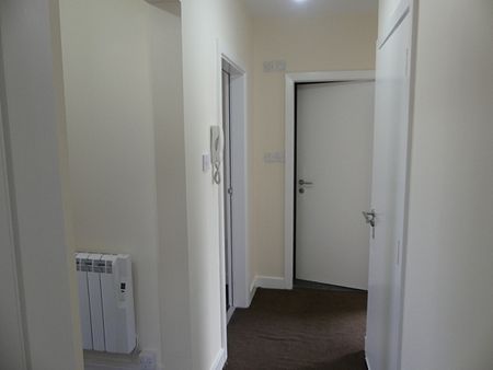 Empress Drive Flat 6 - Photo 2