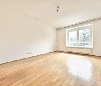 ERSTBEZUG NACH SANIERUNG | LOGGIATRAUM | LICHTDURCHFLUTETE, OPTIMAL-AUFGETEILTE 4 ZIMMER | TOPLAGE IN GRINZING - Photo 3