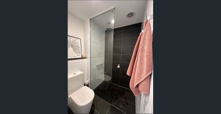 IMMACULATELY PRESENTED AND FILLED WITH LIGHT! - Photo 5