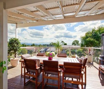 Beautiful Family Home in the Heart of Windsor - Photo 4