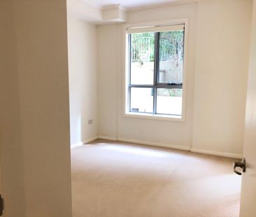 Modern 1 Spacious Bedroom Apartment In Prime Location Available For Lease!! - Photo 3