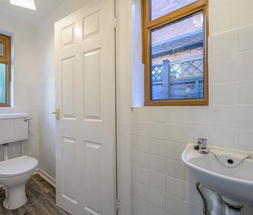 2 bedroom House To Let Total Size: 915 SQ FT - Photo 1