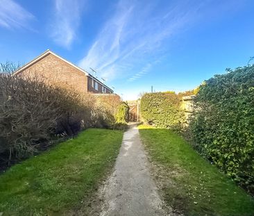 3 bedroom mid terraced house to rent, - Photo 1