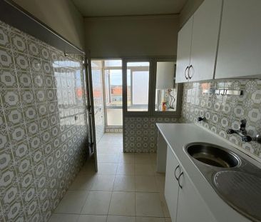 R. Dom Carlos de Mascarenhas, Lisboa, Lisbon 1070 - Photo 1