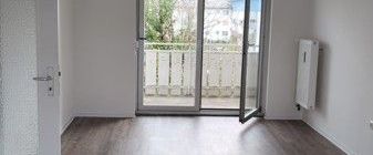 2. OG / 3 Zimmer mit Balkon ab sofort - Foto 1