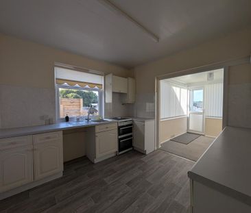 2 bedroom detached bungalow to rent - Photo 6