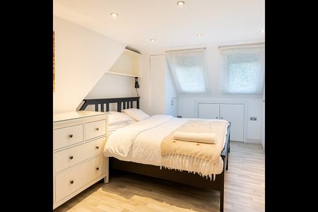 Room in a Shared House, Hyde Crescent, NW9 - Photo 5