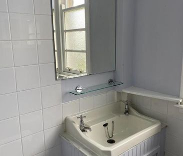 4 bedroom semi-detached house to rent - Photo 2