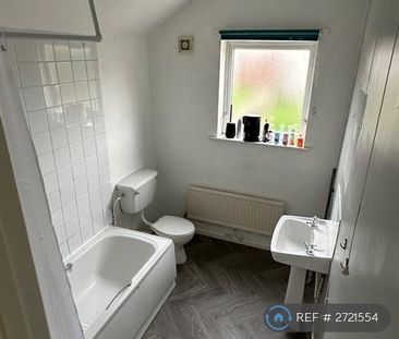 2 bedroom terraced house to rent - Photo 2