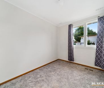 10 Cassia Crescent, Queanbeyan NSW 2620 - House For Rent | Domain - Photo 2