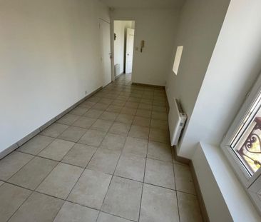 Location Appartement 1 pièce 19m² COULOMMIERS 77120 - Photo 3
