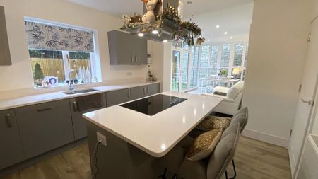 1 bedroom in a house share to rent - Photo 5