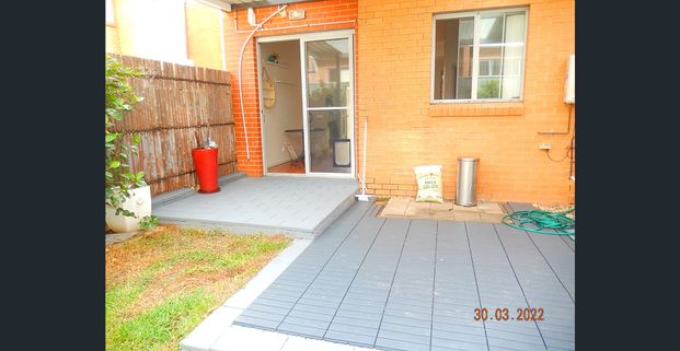 Low Maintenance 2 Bedrooms Family Townhouse - Photo 1