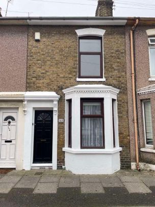 Berridge Road, Sheerness, ME12 - Photo 1