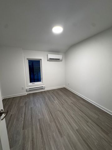 For Lease - 17 Cornwallis Drive Unit# Unit 3 - Rear Upper, Toronto, Ontario - Photo 4