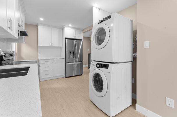 For Lease - 200 Sanford Avenue Unit# 2nd & 3rd, Hamilton, Ontario - Photo 1