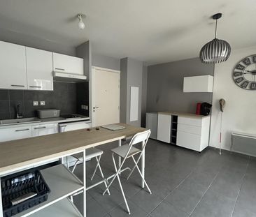 Location Appartement 2 pièces 38m² MARSEILLE 4ème - Photo 4