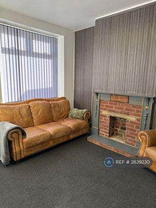 4 bedroom terraced house to rent - Photo 1