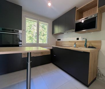 Location Appartement 4 pièces 77m² CALUIRE ET CUIRE 69300 - Photo 4