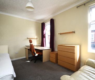 3 bedroom terraced house to rent - Photo 4