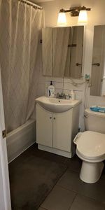 2 1/2, studio, électros et électricité inclus - Photo 4