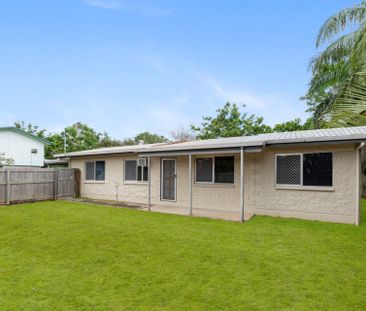 Family Home in Deeragun - Photo 3