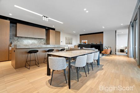 Superb style in premier location! - Photo 5