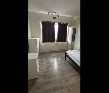 Room in a Shared Flat, Kennyland Court, NW4 - Photo 4