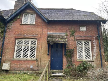 Station Cottages, CANTERBURY - Photo 3