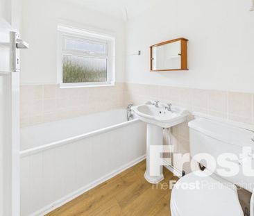 3 bedroom semi-detached house to rent - Photo 6