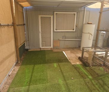 Close to City Centre - Available Now - Photo 2