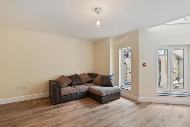 2 bedroom flat to rent - Photo 1