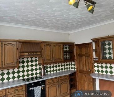 3 bedroom terraced house to rent - Photo 5