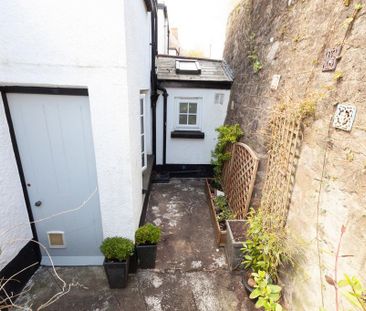 2 bedroom cottage to rent - Photo 2