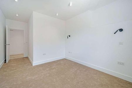 Mitcham Lane, London, SW16 - Photo 3