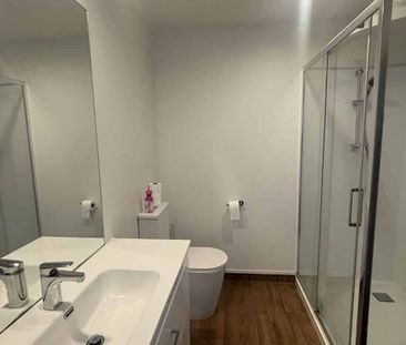 Modern luxury in this 2-bedroom Edinburgh apartment with an extra l... - Photo 2