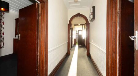 Charming Saint Kilda Rental Awaits You! - Photo 3