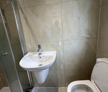 Studio Flat, Gainsborough Road, RM8 - Photo 1