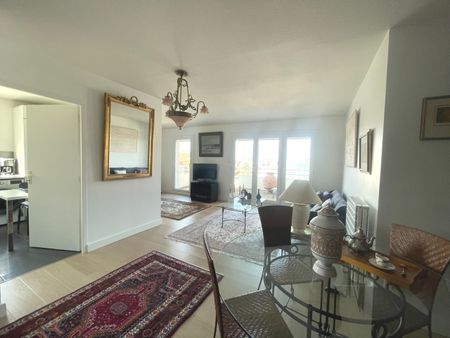 Location Appartement 4 pièces 105m² ROMANS SUR ISERE 26100 - Photo 2